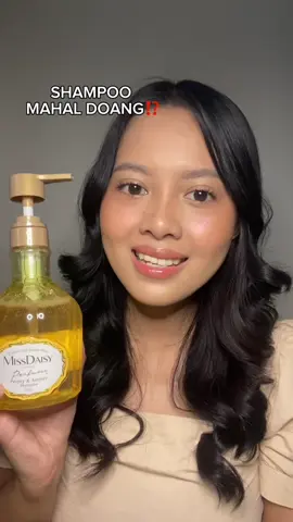 yang aku rasain kalo pake shampoo ini tuh bikin gak cepet lepek. jadi gak perlu terlalu sering shampoo-an deh! #missdaisy #reviewjujur #shampoomissdaisy #peonyandamber 