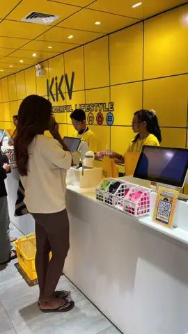 One thing I’ve learned throughout my travels is the vulnerability of not knowing anything, not understanding the currency, and navigating through the unknown. As Pico Iyer once said, ‘Travel is not really about leaving our homes, but leaving our habits.#Vlog #traveltiktok #experience #lifetips #lifelessons 