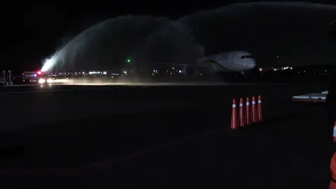Esta ruta de vuelo directo que conecta las capitales de ambos países,Beijing-Ciudad de México, junto con la ruta Shenzhen-Ciudad de México, cubrirán el norte y el sur de China, y jugarán un papel importante en la promoción de la cooperación económica y comercial, cultural y turística entre China y México.