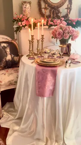 Marie Antoinette themed table setting 💕  #tablescape #antique #antiquefinds #vintage #vintagehome #antiquechina #tablesetting #marieantoinette #dinnerathome #floralarrangements #fypage #foryoupage 