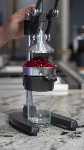 Making pomegranate juice ##asmr##satisfying##kitchengadgets