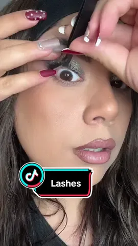 🤍🤍 #makeupbybilqis#blogger#influencer#afghaninfluencer#grwm#lashes 