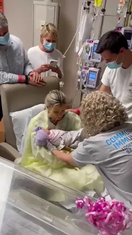 This mom fought for her life to get to this moment... #humankind #MomsofTikTok #baby #survivor #pregnancy #goodnews #motherhood @Lindsey Schulz 