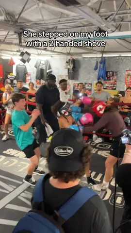 Does that count as a fall? #boxing #cheater @Jack Doherty 