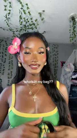 my fav thing is obviously my hello kitty key :) #whatsinmybag #fyp #foryou #bag #trending 