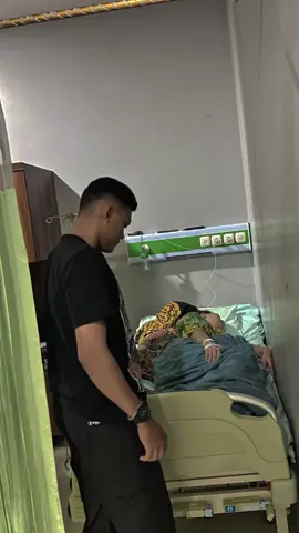 Gmn rasanya di saat lagi kerja trs dgr kabar ibu masuk rumahsakit 🥹# love you mm cepat sembuh🥹🥹😭🤲