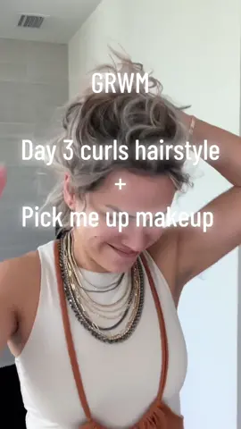 #simplehairstyle #shorthairstyles #hairstyleoftheday #hair #summerhairstyles #hairstyleideas #bobhair #hairtok #easymakeup #simplemakeup 