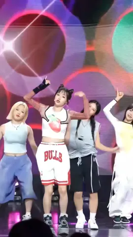 gente perdao por essa qualidade porca 😣😣😣😣 #chuu #sccjin #moot #fancam #tiktok #Kpop @TikTok 