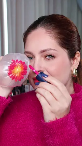 Hack flower, agora ficou fácil fazer uma flor com maquiagem. Segue pra mais 🌸💖 #hackmakeup #makeup  Ib: s.ophiegracee / denizsarlar