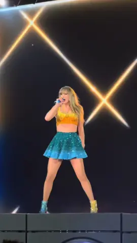 Shake It Off | Taylor Swift #pop #music #lirycs #rolitas #taylorswift #shakeitoff #theerastour #taylorsversion #fyp #foryoupage #musica #fypシ #temazo #taylornation #Viral 