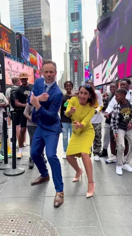 Dancing Weatherman 🇺🇸 x Dancing News Anchor 🇰🇪 @Shiksha Arora (DC: @Blu) #dance #nyc #kenya 