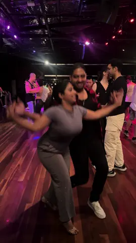 Bachata chata ata ta ⭐️ #bachata #bachateros #salsa #dance #dancer #dancers #dancetok #dancersoftiktok #letsdance #slowbachata #socia #socialdance #thesalsafoundation #party #danceparty #fyp #foryou #foryoupage #paratii #xyzbca #onebillionaudition #viral #trending #melbourne #vic #australia #chappelstreet 