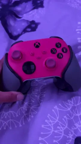 I got sent the world's first ergonomic pistol gripz andddd.... here's my HONEST review of them 🤷‍♀️ want to see how they feel for yourself? Use my code TALEEYUH at checkout for $5 off! #GamerGirl #gamergrips #controllersettings #controllergang #girlswhogame