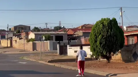 gold digger prank in south africa 🇿🇦😄🤣#SAMA28 #sayoutubers0 #trending #hustlechallange #sayoutubers #viral 