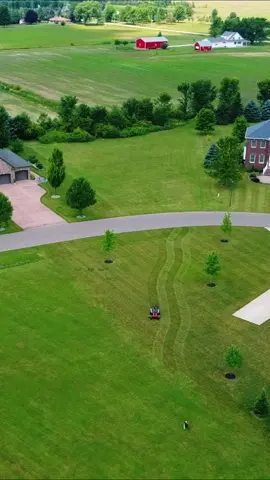 Trying Something New! ☀️#lawncare #lawnstripes #lawncaretiktok #lawn #fyp #foryoupage #foryou #fypシ゚viral #grass #grasstok #stripes #lawnmower #yardwork #lawncarelife #countryboy #hardwork #dads #dadsoftiktok #trending #trend #foryour #foryoupagee 