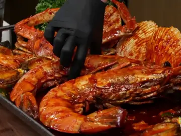 Mukbang Giant King Tiger Shrimp Seafood Boil (Yt:Ssyoung)#seafoodboil#mukbangeatingshow#fyp#asmr#asmrmukbang#mukbangkoreanfood 