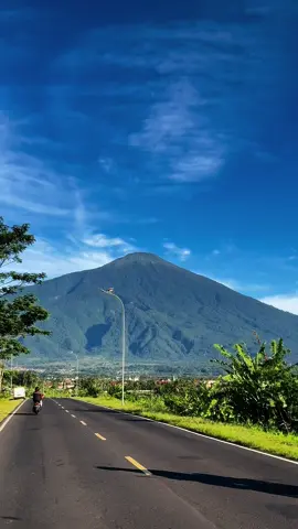 sakitu wae ti pusat mah🫣#Fyp #fypシ #fypシ゚viral #fypage #xyzbca #lewatberanda #kuningan #pesonakuningan #kuninganjawabarat #kuninganjabarhits #kuninganrepost #kuninganpride #kuninganhits #kuninganhariini #kuninganjabar #kuninganjabarhits #kotakuda #kotakudakuningan #kuninganasri #kuninganasrijawabar #vibeskuningan #jalanbaru #jalanbarukuningan #jalanpedesaan #pemandangan #pemandanganalam #pemandanganindah #pemandanganaesthetic #ciremai #ciremaison #gnciremai 