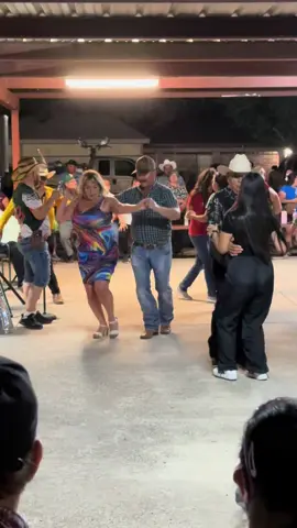 Disfrutando baile pulga palmview texas💃🕺🎶#palmviewtx🌴 #956rgv #texas 