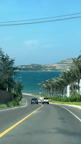 Đường ven biển Phan Thiết đẹp lung linh trong nắng sớm #365travel #dulich #365dulich #phanthiet #muine #muinephanthiet 