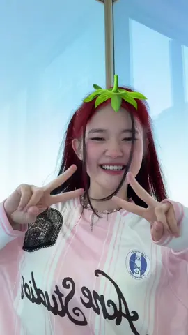 Tomato or strawberry?😭🤣