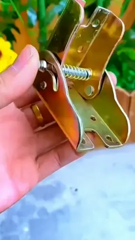 Bản lề gấp gọn 90 độ tự khóa. #banlegap #banlegapgon #banlegap90do #banlegaptukhoa #xuhuong 