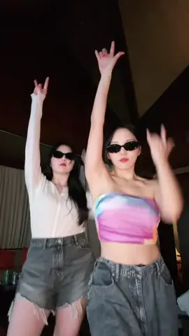 Sisters bonding 👯‍♀️