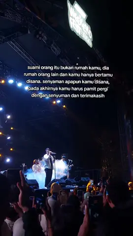 kalo gamau patah hati jangan main dirumah yang ada pemiliknya ya.