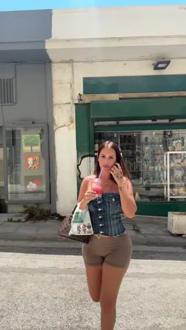 Couldnt check in to hotel soooo this is what it is lol 🤷🏻‍♀️ #OOTD 