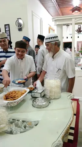 13 Juli 2024, Sabtu. Alhamdulillah.  Acara Yasinan 40 hari almh. ibu sekalian mendoakan alm. Bapak dan almh. Ibu mertua dirumah berjalan dengan lancar.  Semoga amal jariyah Almh. Ibu, Alm. Bapak & Almh. Ibu mertua diterima oleh Allah SWT. Aamin. 🤲🏻🤲🏻 #untukmuibu #ibuakurindu 