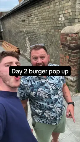 Day 2 ✅ what a day! @ONION (Orders open for today in the bio!) 🔥 #smashburger #foodpopup 