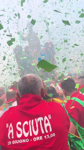 La bellissima “A Sciuta” per la festa di San Paolo a Palazzolo Acreide. #sicilia #sicily #sanpaolo #palazzoloacreide #festereligiosesicilia 