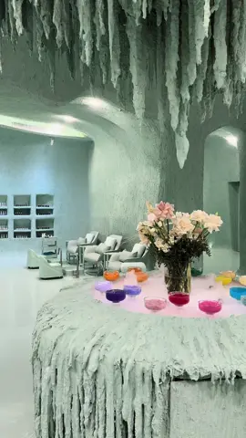 اغرب صالون في الامارات 🤍😍 تحديدا في الشارقة اسمه hide beauty #uae #uae🇦🇪 #sharjah #sharjah_uae #salon #spa #new #beauty #beautytips #BeautyTok #beautycentre 