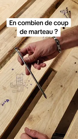 Jamais vu un clou aussi gros 🫣 #nails #wood #bricolage #asmr 