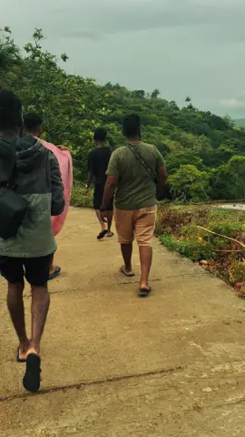 හමුවන හැම ජීවිතයක්ම අපි ලග නතරවෙන්නෑ සහෝදරයා… ඒත් ඒ හමුවීම්වල මතකය ඉතුරුවෙනවා…😇 #fyp #life #feelingspecial #12promax #trending #viralvideos #celon_tik_tok #srilanka 