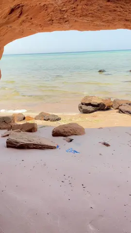 🏝️🌊☀️.  #جزيرة_الشويهات #الشويهات #الظفرة #الامارات #بوظبي #ابوظبي #بحر #البحر #شاطئ #الفلاح 