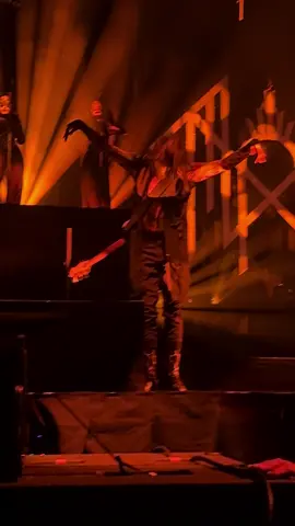 iii is vibing … or whatever he’s doing 😅 … #sleeptoken #sleeptokenband #sleeptokenlive #sleeptokenworship #sleeptokenteethofgod #sleeptokeniii #worship #fyp 