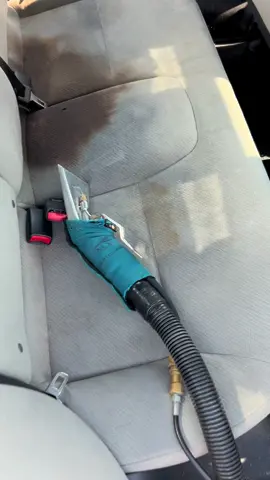 Hot water extraction #cardetailing #mobiledetailing #explorepage✨ #detailing #fypシ #interiordetailing #detailer #SmallBusiness #cincinnati #viral 
