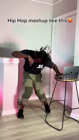 When Dj is a 10 🔥🔥😍 … mix by: @Skilzy Music 🇨🇦🇳🇬  . . . #hiphop #mix #dj #usa🇺🇸 #dancing #humor #choreography #comedy #twins 