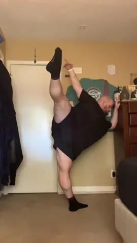 Need to get my weight out of my heel on the penche but whatevs heres a few attitude developpes. #DancersComeInAllSizes #dance #fyp 