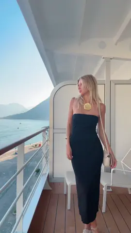 tonight’s look #ootn #littleblackdress #outfitofthenight #outfitinspo #outfit #OOTD #europeansummer #europeoutfitinspo #Summer #summeroutfits #outfits 