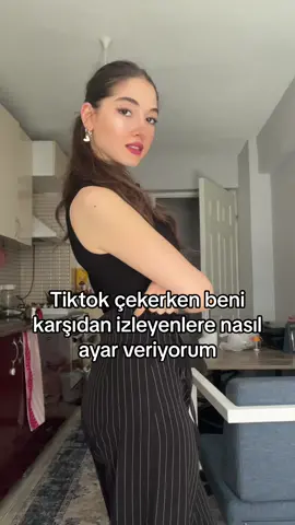 Kendimi cekiyorum ya bu kadar buyuk bir olay degil neden dik dik izleme geregi duyuyorsunuz? #izmir #fyp 