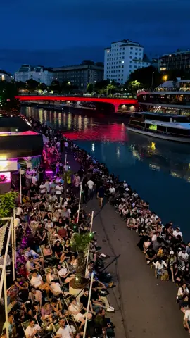 Donaukanal, Vienna, Austria 🇦🇹 #donaukanal #schwedenplatz #vienna #austria #wien #wieden #viennacity #viennaspots #viennaaustria #viennatravel #wienliebe #EURO2024 