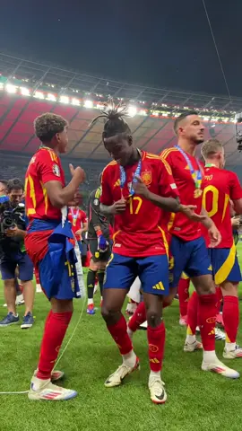 Yamal x Williams 🕺🏻🎉 #EURO2024 #SpainvsEngland #Spain 