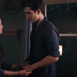 Uh baby 🫦 #edwardcullen #twilight #viral #robertpattinson #viralvideo #fyp #viral 