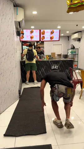 AHHHHHHHH 💀 @chick n’ smash #fyp #viral #flips 