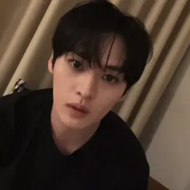 hes so ready😂  #leeknow #straykids #skz #livestream #instagram 
