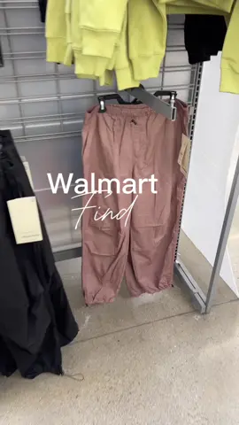Walmart cargo pants!! Fall is coming and these are under $20!! #walmartfinds #walmartfashion #walmartdeals #cargopants #thesisterdeals #walmartshopping @Walmart 