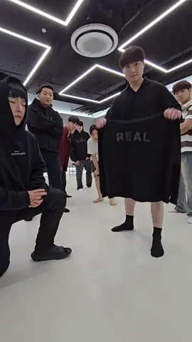 The Best Reaction Ever #TeamREAL @JustOne_Artist 