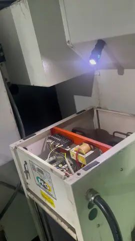 Đèn pin này ngon đó anh em #huuhoaithodien #huuhoaibaotri #huuhoaicnc #xuhuong #sinhviendien #bison #denpinmini #denpinminisieusang #thinhhanh #thinhhanh #thodien #caodangnghecantho #hopdunglinhkien #thodienmaiman 