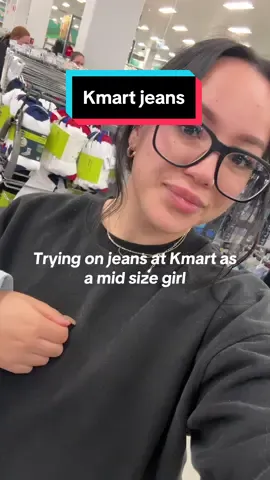 Run dont walk to @kmart australia for these jeans!! #onthehuntforjeans #midsize #jeanstryon #midsizefashion #kmartfinds #kmartjeans 
